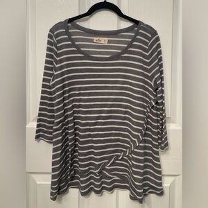 Hollister Flowy Grey and White Striped 3/4 Sleeve Knit Top
